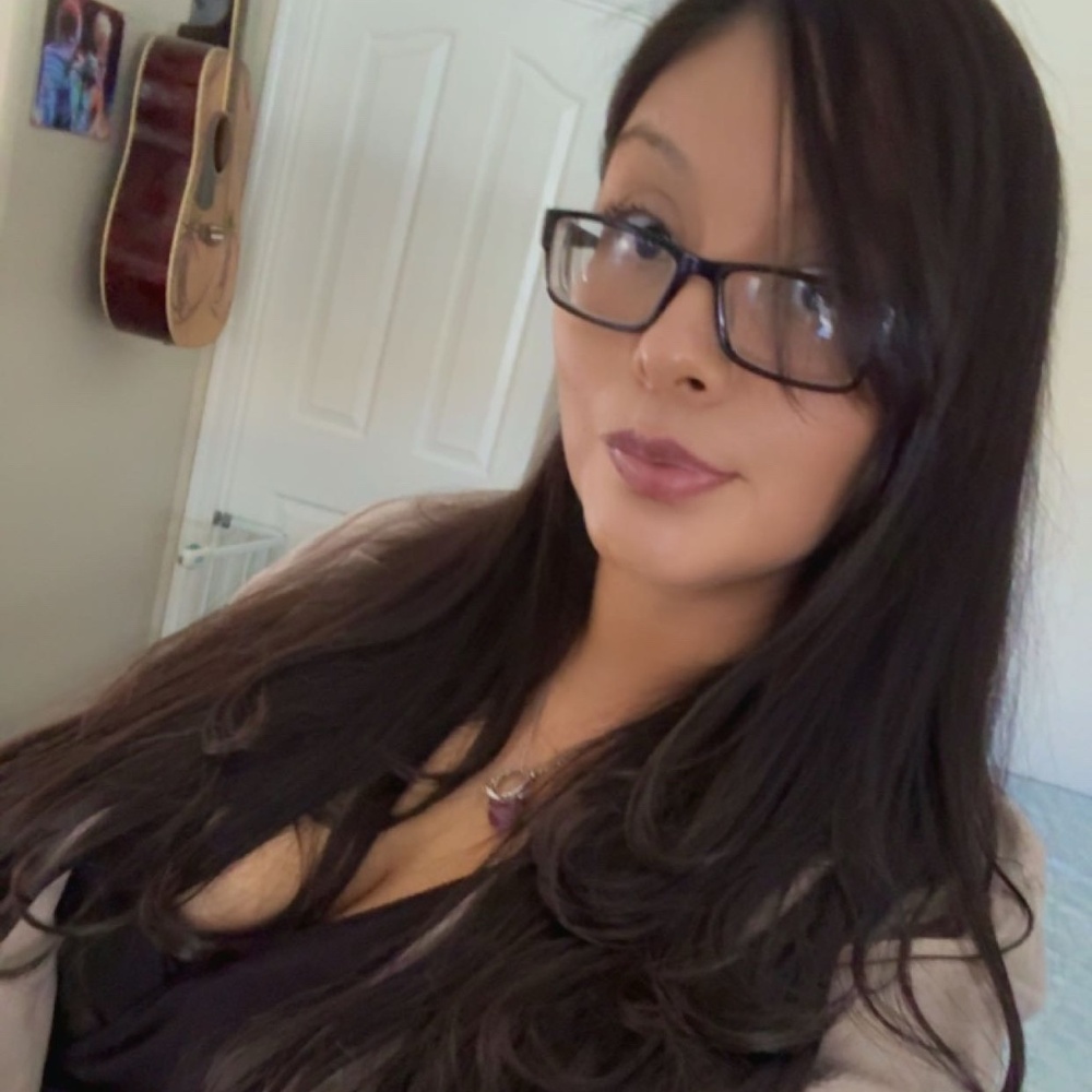 Meet your Posher, Delphine